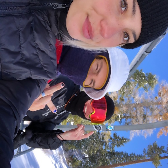 Just buy my clothes😘😂 - Picture 4 of 5